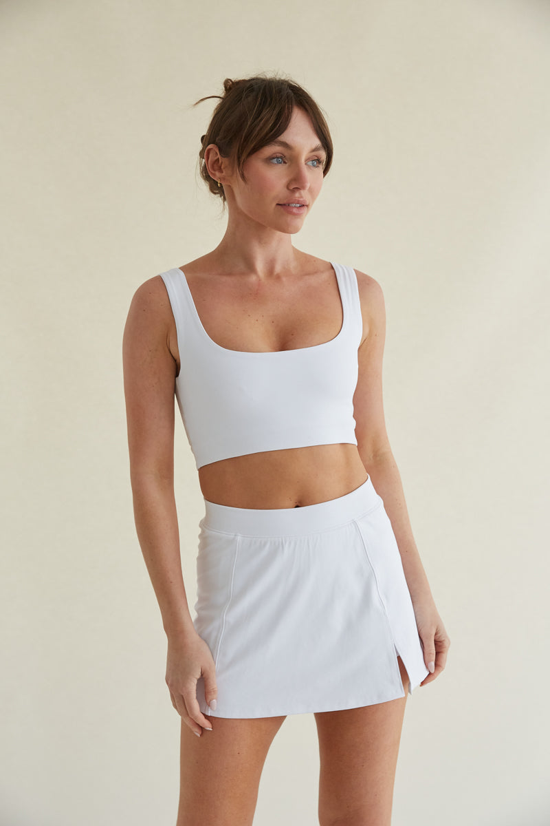 Nina Smoothing Tennis Skort in White – American Threads