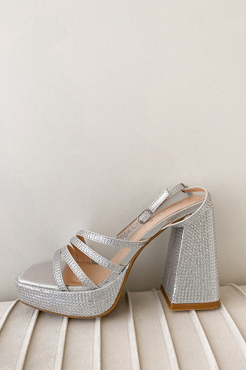 Silver hot sale homecoming heels