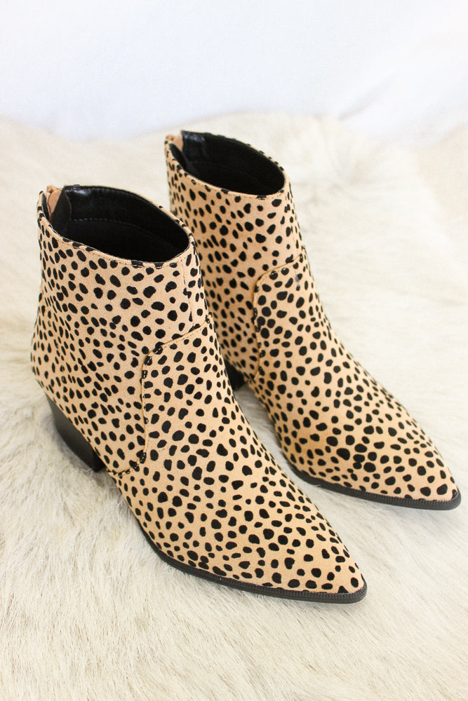 qupid cheetah booties