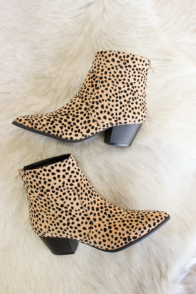 Pointed toe 2025 leopard booties