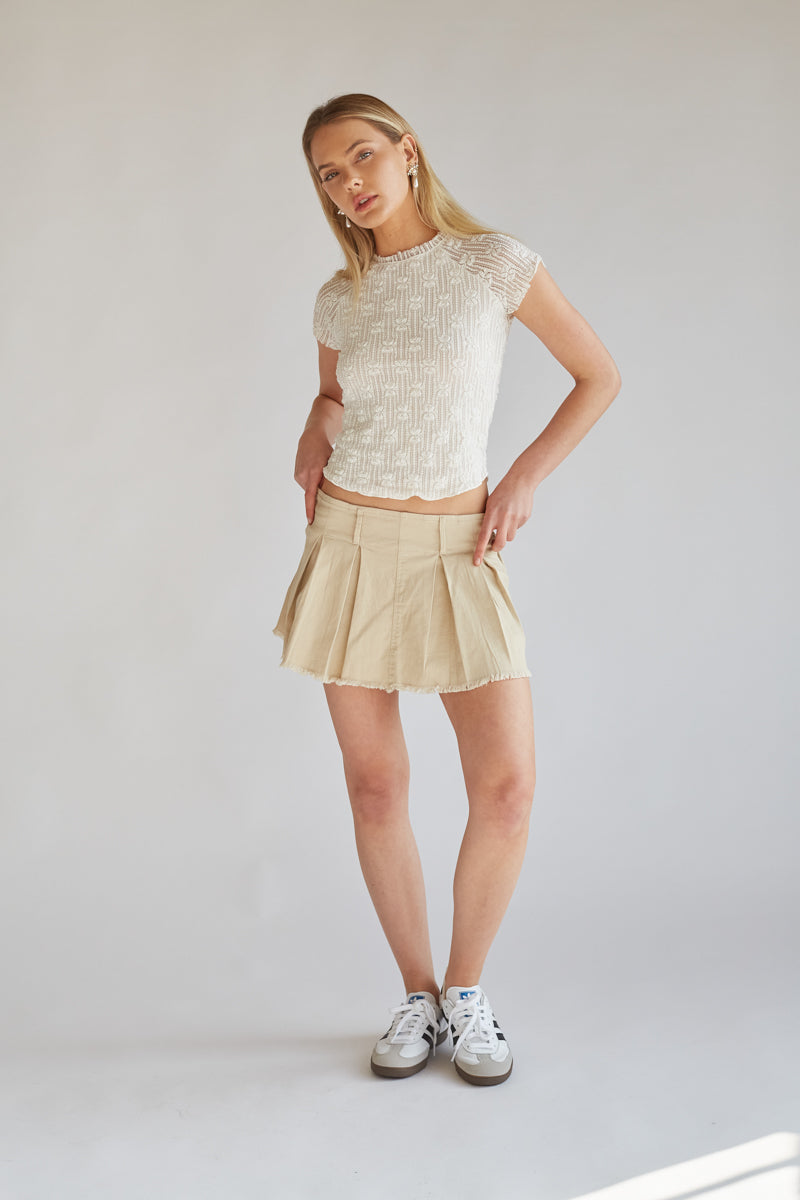 White mini outlet skirt with belt