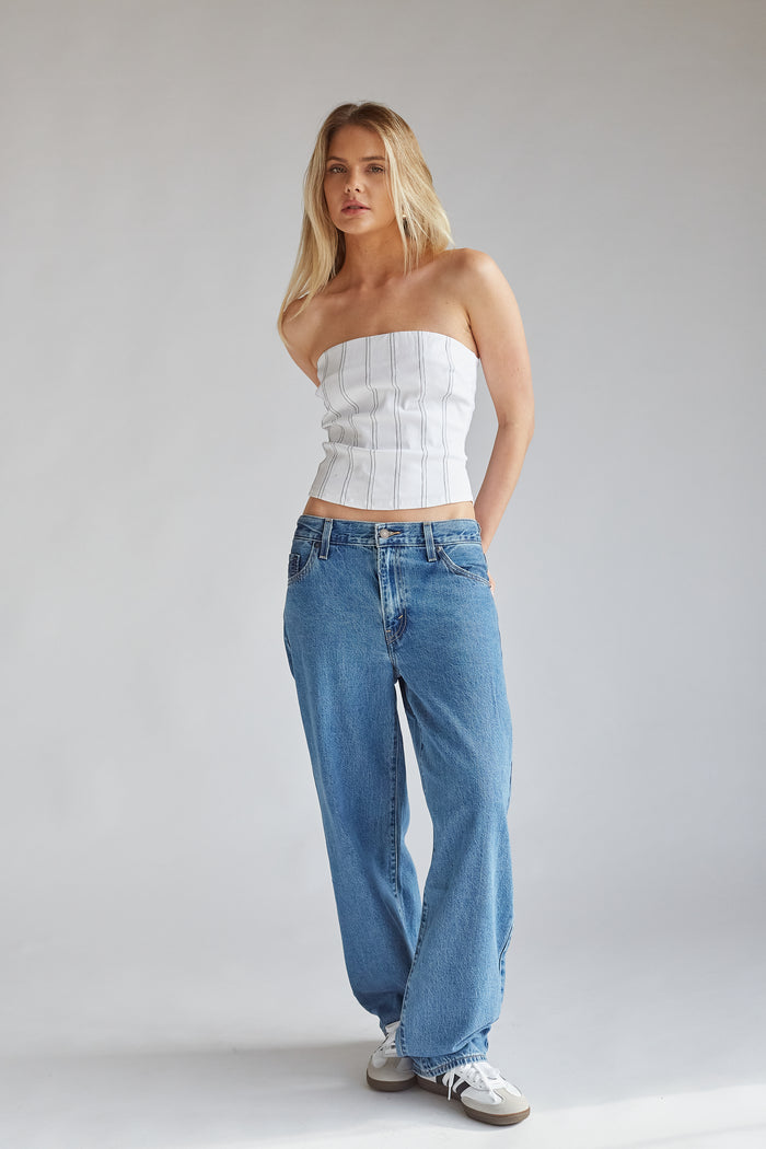 Levi's Wedgie Straight Jeans in Medium Wash • Shop American Threads Women's  Trendy Online Boutique – americanthreads