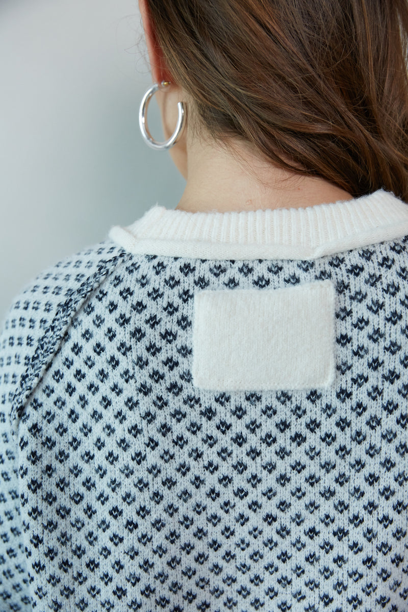 detail-view | navy and white sweater | cute sweater | comfy sweater | winter outfit inspo | fall outfit inspo