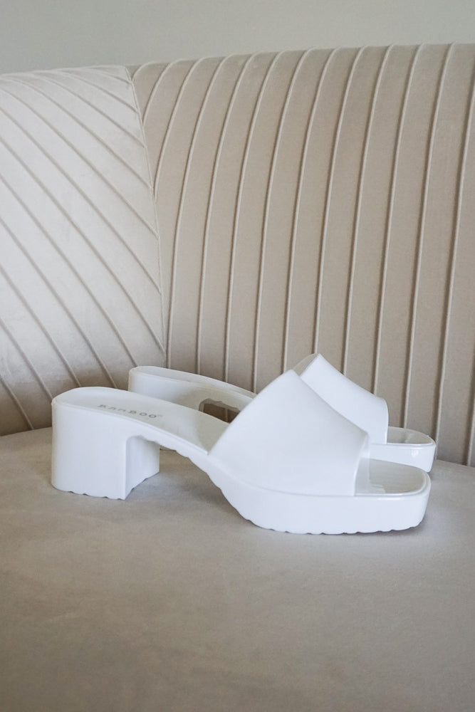 Slide sandal hot sale block heel