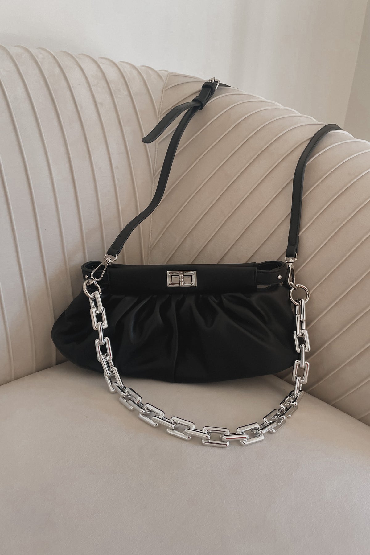 Makeup, Hairs, Outfits, And More - The Fendi Baguette Bag Lily