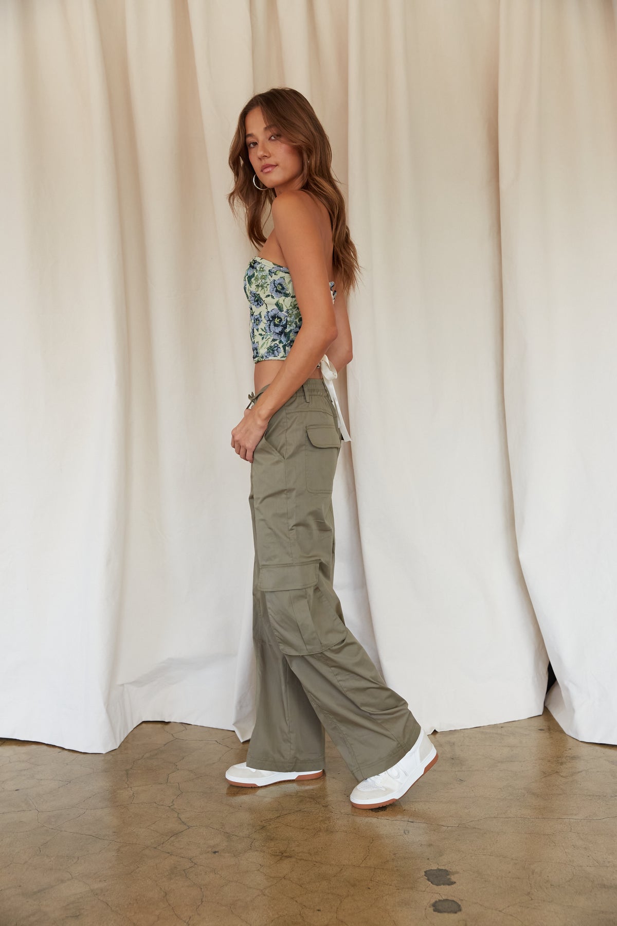  LOLOCCI Green Cargo Pants for Women Baggy Loose Casual Y2K Capri  Pants with Pockets Wide Leg Pants for Women : Clothing, Shoes & Jewelry